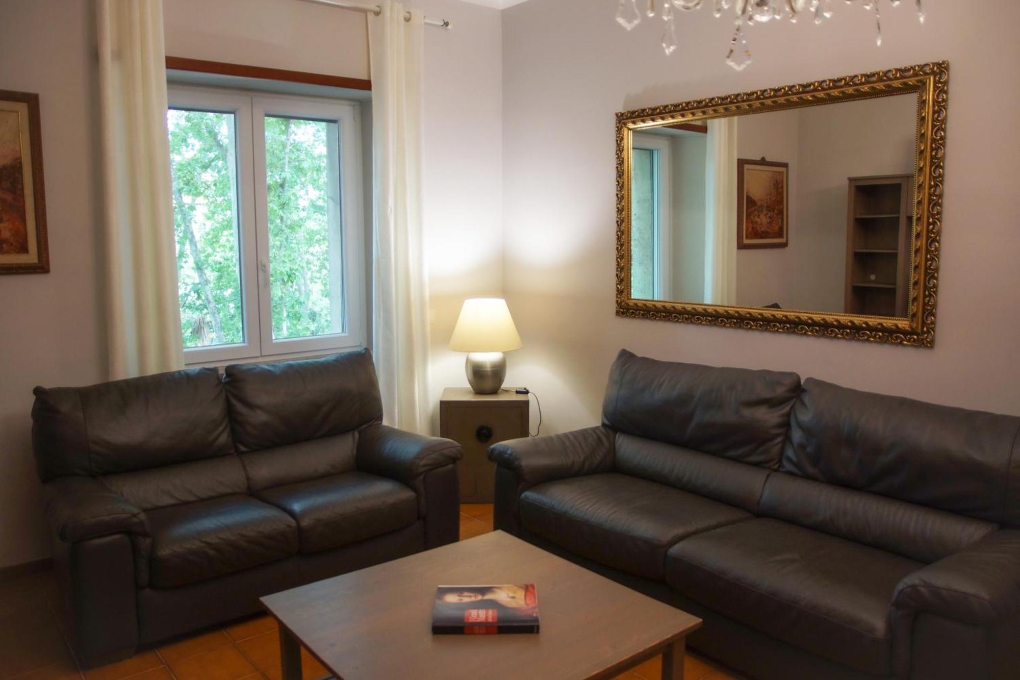 Family'S Apartment Trastevere Rome Exterior photo