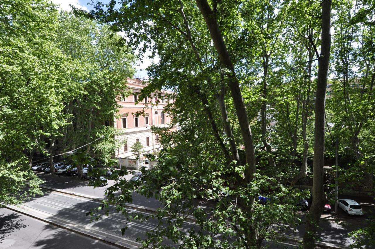 Family'S Apartment Trastevere Rome Exterior photo